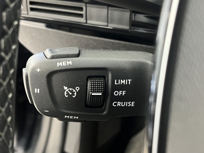 Peugeot 508 Allure*Full-LED*3-D-Navi*Cam*Leder*SHZ*PDC*