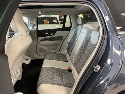 Volvo V60 Momentum*Pano*Cockpit*Navi*LED*RCam*CarPlay*