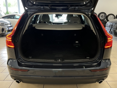 Volvo V60 Momentum*Pano*Cockpit*Navi*LED*RCam*CarPlay*