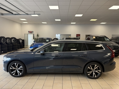 Volvo V60 Momentum*Pano*Cockpit*Navi*LED*RCam*CarPlay*