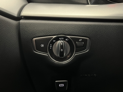 Mercedes-Benz E 300 de*Avangarde*AHK*Navi*LED*R.Cam*CarPlay