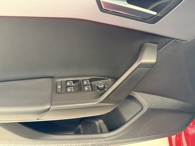 Seat Leon FR*LED*PDC*SHZ*Navi*BT-Audio*AmbienteLicht*