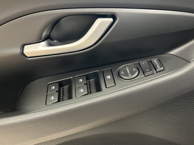 Hyundai i30 Fastback*N-Line*ACC*LED*Cam*SHZ*TeilLeder*1H