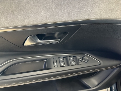 Peugeot 3008 Hybrid*GT*LED*Navi*R.Cam*ACC*Cockpit*Ambiente