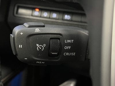 Peugeot 3008 Hybrid*GT*LED*Navi*R.Cam*ACC*Cockpit*Ambiente