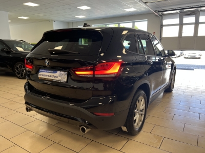 BMW X1 xDrive 20 d Advantage HiFi-Sound LED Navi ACC