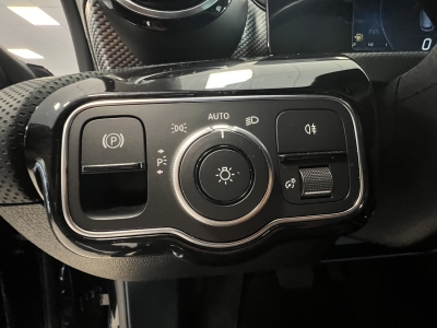 Mercedes-Benz CLA 220 Shooting Brake 4M*Leder*AHK*LED*Distr.+