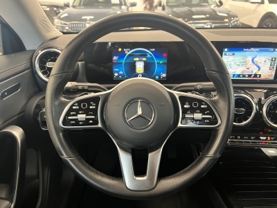 Mercedes-Benz CLA 220 Shooting Brake 4M*Leder*AHK*LED*Distr.+