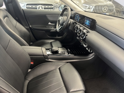 Mercedes-Benz CLA 220 Shooting Brake 4M*Leder*AHK*LED*Distr.+