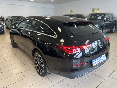 Mercedes-Benz CLA 220 Shooting Brake 4M*Leder*AHK*LED*Distr.+