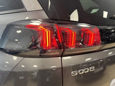 Peugeot 5008 Allure*7-Sitzer*LED*R-Cam*AHK*Navi*TeiLeder
