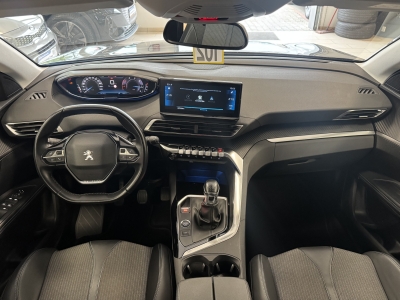 Peugeot 5008 Allure*7-Sitzer*LED*R-Cam*AHK*Navi*TeiLeder