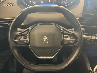 Peugeot 5008 Allure*7-Sitzer*LED*R-Cam*AHK*Navi*TeiLeder