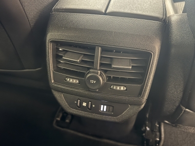 Peugeot 5008 Allure*7-Sitzer*LED*R-Cam*AHK*Navi*TeiLeder