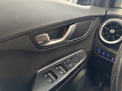 Hyundai KONA Edition 30+*2WD*Navi*CarPlay*Cam*SOH:100%*