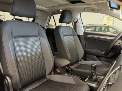 VW T-Roc Active*Panorama*SHZ*CarPlay*PDC*KlimaAuto*