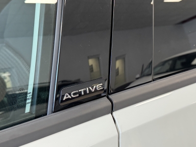 VW T-Roc Active*Panorama*SHZ*CarPlay*PDC*KlimaAuto*