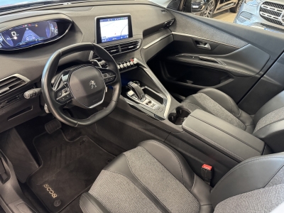 Peugeot 5008 Allure*7-Sitzer*TeiLeder*CarPlay*SHZ*Navi*