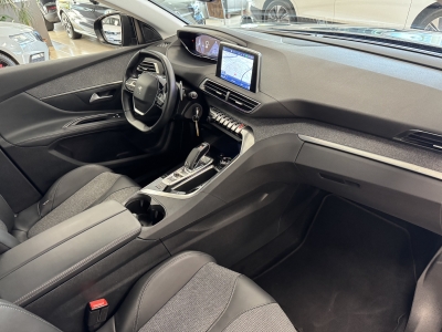 Peugeot 5008 Allure*7-Sitzer*TeiLeder*CarPlay*SHZ*Navi*