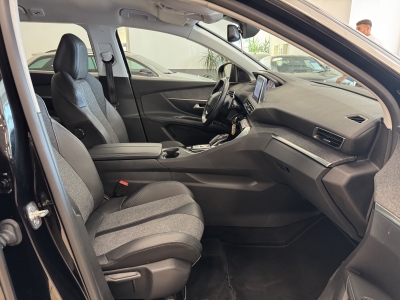 Peugeot 5008 Allure*7-Sitzer*TeiLeder*CarPlay*SHZ*Navi*