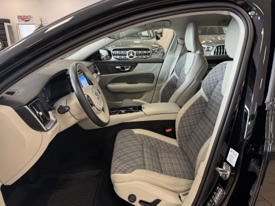 Volvo V60 R Design Plug-In Hybrid AWD*LED*Navi*R-Cam*