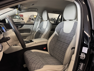 Volvo V60 R Design Plug-In Hybrid AWD*LED*Navi*R-Cam*