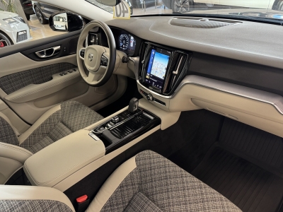 Volvo V60 R Design Plug-In Hybrid AWD*LED*Navi*R-Cam*