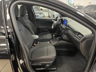 Ford Focus ST-Line*HUD*ACC*Navi*CarPlay*SHZ*LED*ParkAs*
