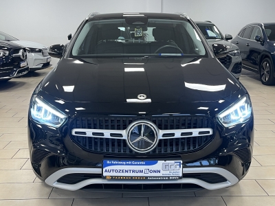 Mercedes-Benz GLA 180 ACC*LED*Navi*R-Cam*TeiLeder*SHZ*KlimaAu*