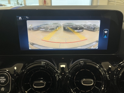 Mercedes-Benz GLA 180 ACC*LED*Navi*R-Cam*TeiLeder*SHZ*KlimaAu*