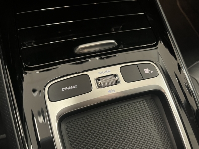 Mercedes-Benz GLA 180 ACC*LED*Navi*R-Cam*TeiLeder*SHZ*KlimaAu*