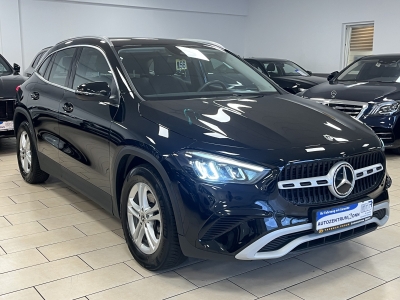 Mercedes-Benz GLA 180 ACC*LED*Navi*R-Cam*TeiLeder*SHZ*KlimaAu*