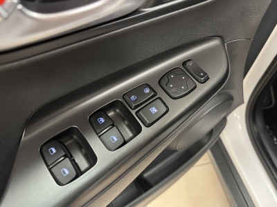 Hyundai KONA Select Elektro 2WD*ACC*R-Cam*CarPlay*SHZ*