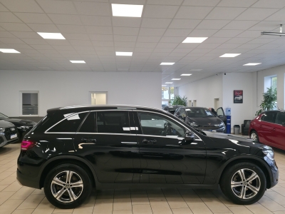 Mercedes-Benz GLC 220 d 4Matic*R-Cam*LED*Navi*TeiLeder*CarPlay