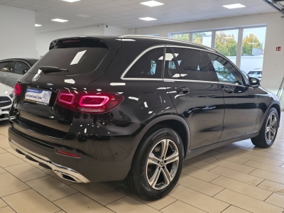 Mercedes-Benz GLC 220 d 4Matic*R-Cam*LED*Navi*TeiLeder*CarPlay