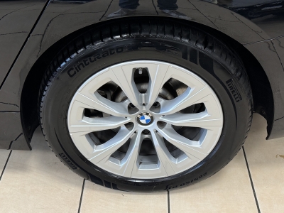 BMW 330 e Advantage*LED*AHK*ACC*HUD*Navigation*SHZ*