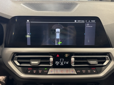 BMW 330 e Advantage*LED*AHK*ACC*HUD*Navigation*SHZ*