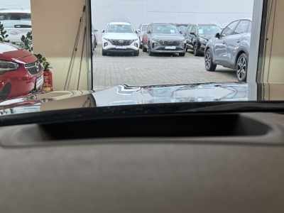 BMW 330 e Advantage*LED*AHK*ACC*HUD*Navigation*SHZ*