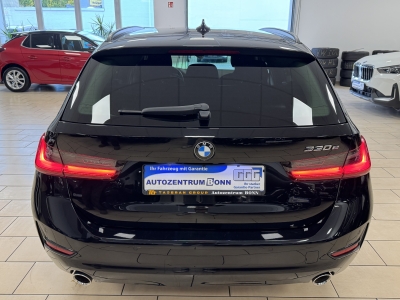 BMW 330 e Advantage*LED*AHK*ACC*HUD*Navigation*SHZ*