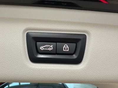 BMW 330 e Advantage*LED*AHK*ACC*HUD*Navigation*SHZ*