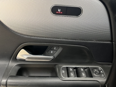 Mercedes-Benz GLB 200 d*TeiLeder*SHZ*Navi*PDC*LED*KlimaAuto*