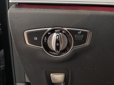 Mercedes-Benz E 300 Avantgarde WideScreen LED R.Cam Navi SHZ 