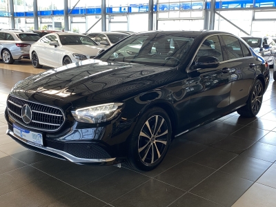 Mercedes-Benz E 300 Avantgarde WideScreen LED R.Cam Navi SHZ 