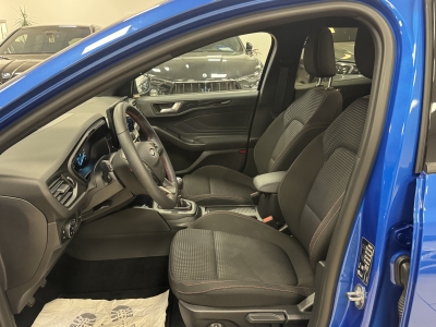 Ford Focus ST-Line*HUD*LED*Navi*CarPlay*WinterPacket*