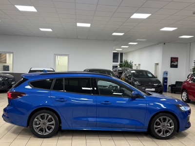 Ford Focus ST-Line*HUD*LED*Navi*CarPlay*WinterPacket*