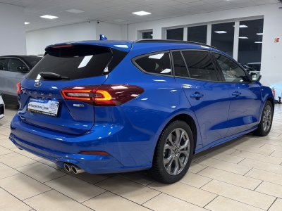 Ford Focus ST-Line*HUD*LED*Navi*CarPlay*WinterPacket*