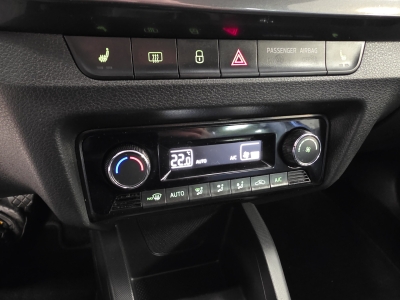 Skoda Fabia Best of*LED*CarPlay*Navi*ACC*PDC*SHZ*R-Cam