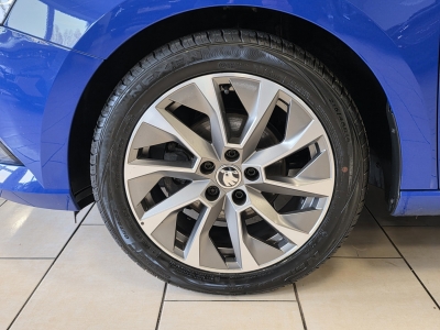 Skoda Fabia Best of*LED*CarPlay*Navi*ACC*PDC*SHZ*R-Cam