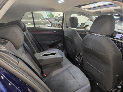 VW Golf Style eTSI*1stEDITION*Pano*LED*Navi*CarPlay*