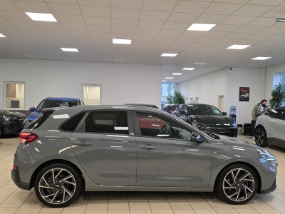 Hyundai i30 N Line*LED*Navi*TeiLeder*Panorama*CarPlay*1H
